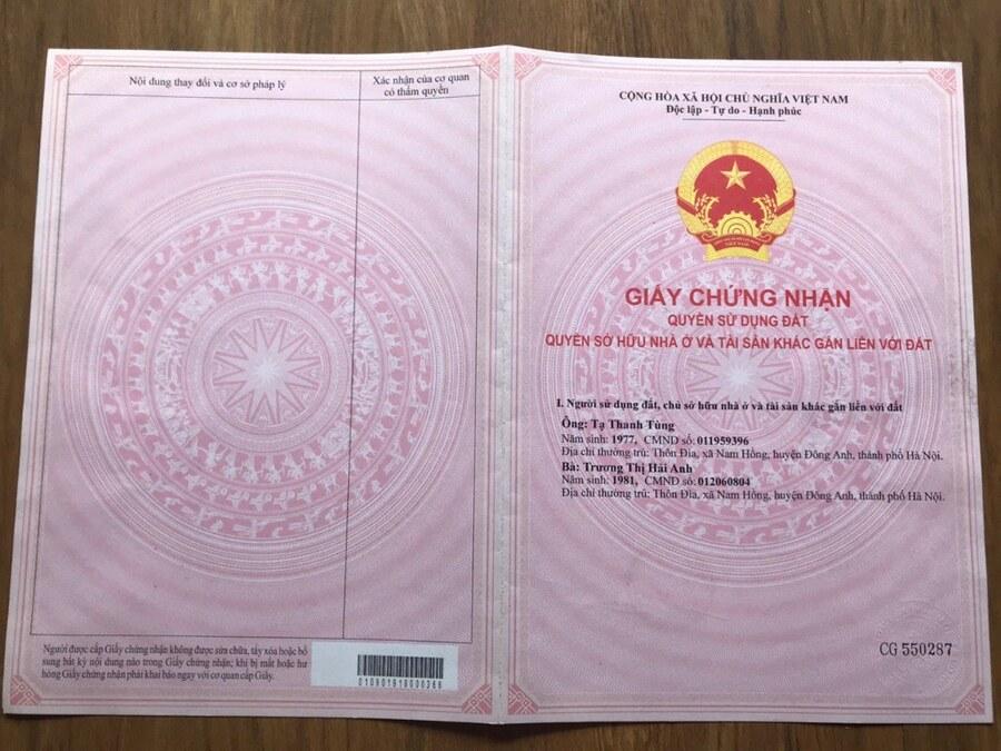Mẫu giấy chứng nhận mới có màu bìa màu hồng, hoa văn trống đồng và gồm 4 trang Mẫu giấy chứng nhận mới có màu bìa màu hồng, hoa văn trống đồng và gồm 4 trang