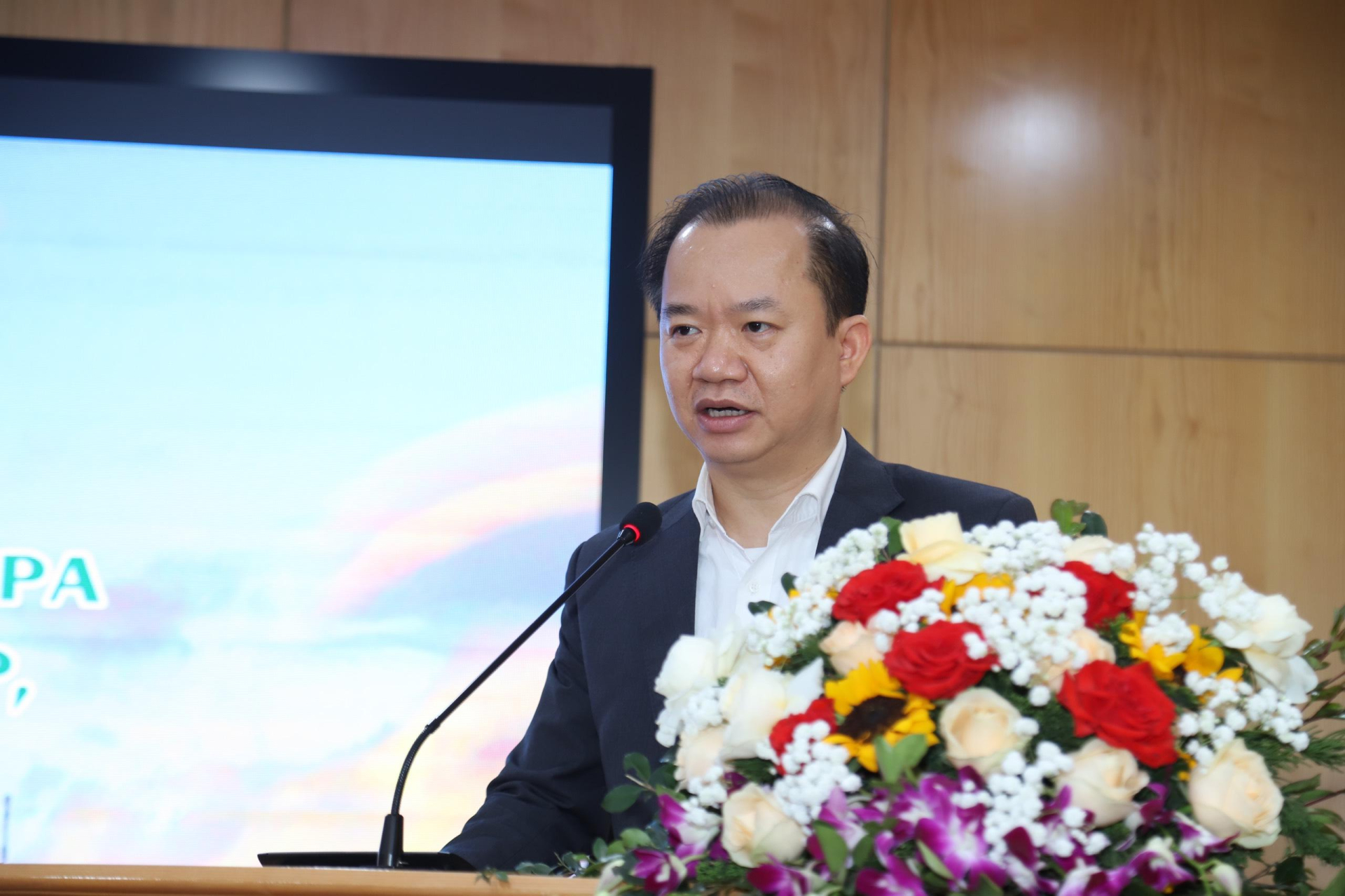 PGS.TS Bùi Hoài Sơn - Ủy viên thường trực Ủy ban Văn hóa, Giáo dục của Quốc hội .
