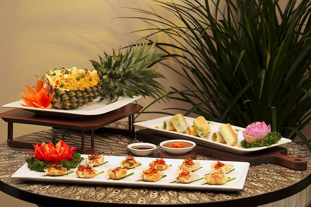 Tiệc buffet chay tại khách sạn Viễn Đông.