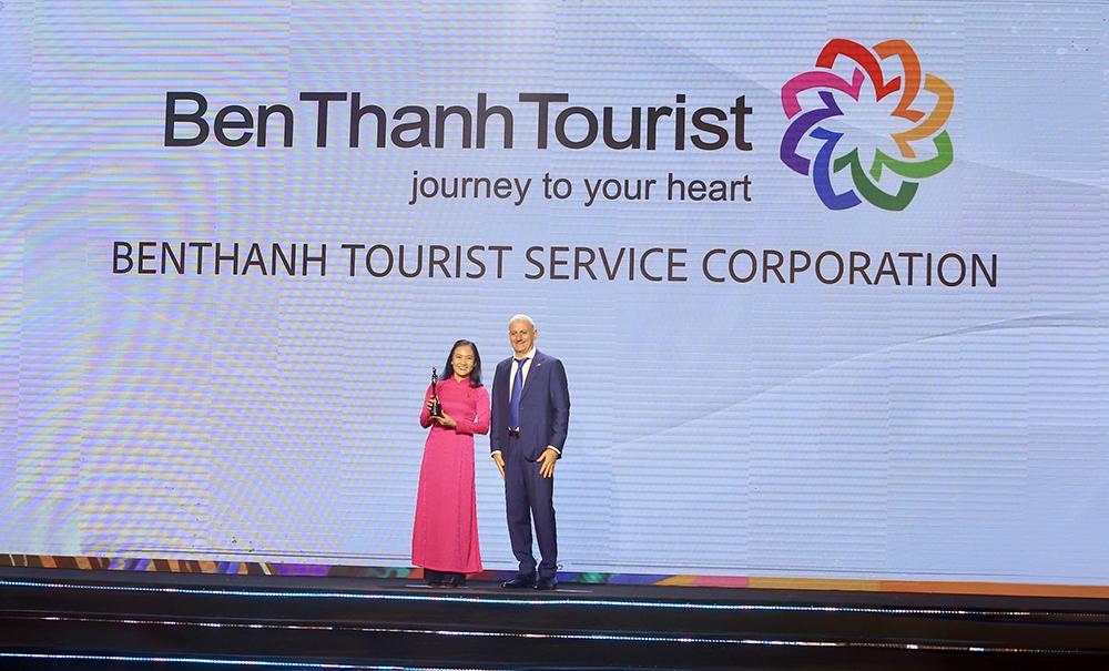 BenThanh Tourist vừa đón nhận giải thưởng HR Asia Awards, hạng mục Nơi làm việc tốt nhất Châu Á năm 2024.