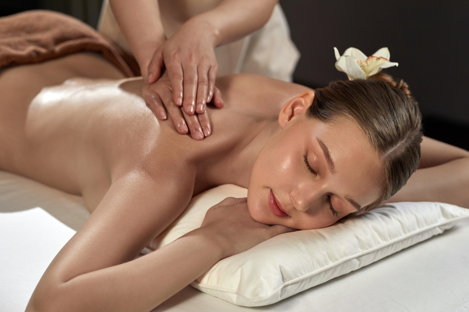 Sea Spa, spa chuyên nghiệp tiên phong trên du thuyền tại vịnh Hạ Long.