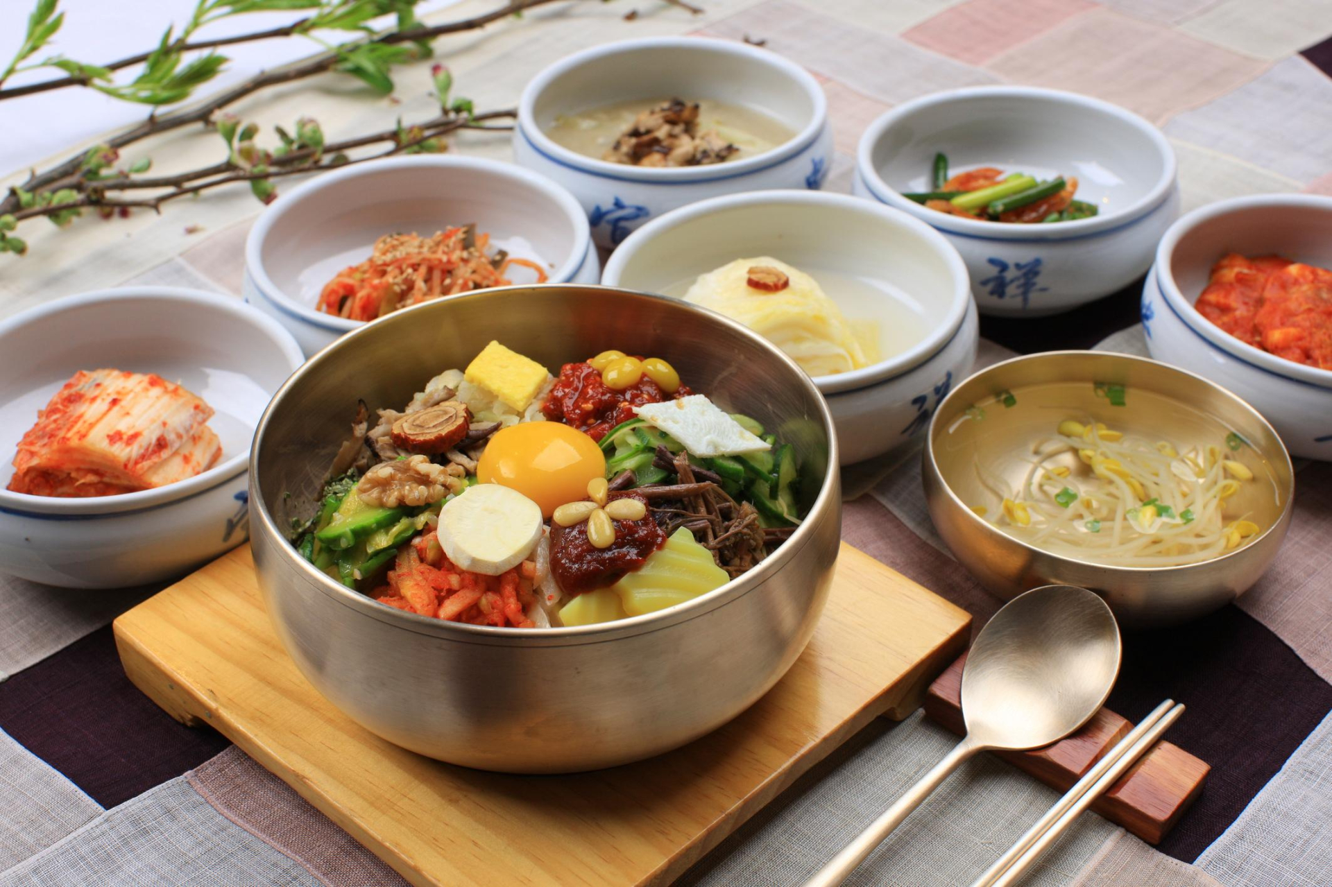 Món cơm trộn Bibimbap nổi tiếng ở tỉnh Jeollabuk.