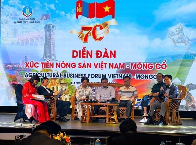 Các đại biểu thảo luận tại Diễn đàn.