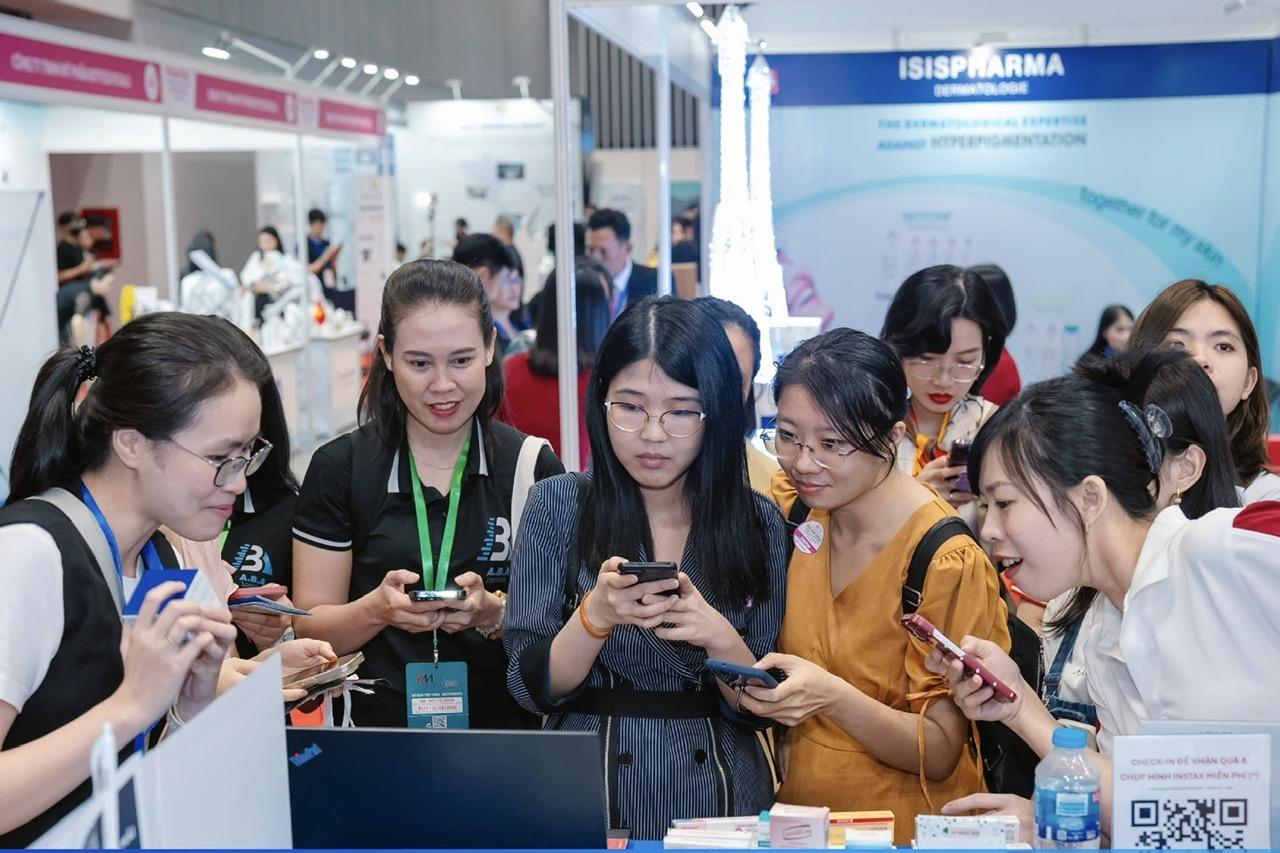 VIETNAM MEDIPHARM EXPO 2024 góp phần khẳng định vị thế mũi nhọn của ngành Y dược.