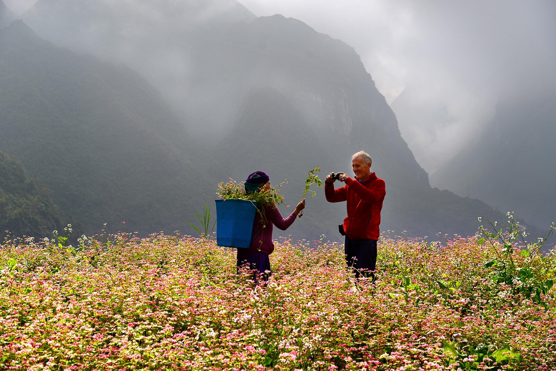 Khách du lịch check in tại Hà Giang.