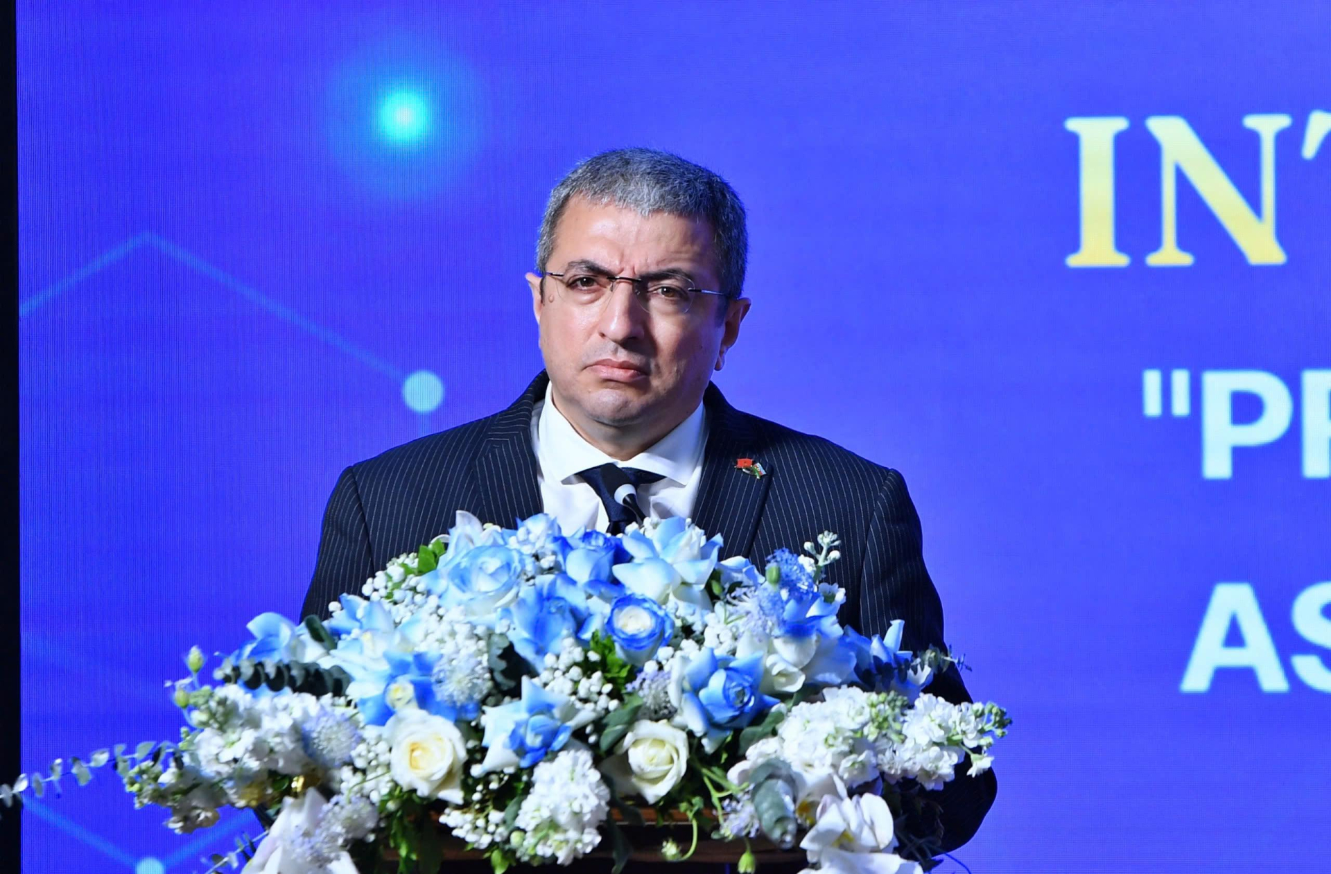 Ông Shovgi Kamal Oglu Mehdizade, Đại sứ Azerbaijan tại Việt Nam tham luận tại Hội thảo. Ông Shovgi Kamal Oglu Mehdizade, Đại sứ Azerbaijan tại Việt Nam tham luận tại Hội thảo.