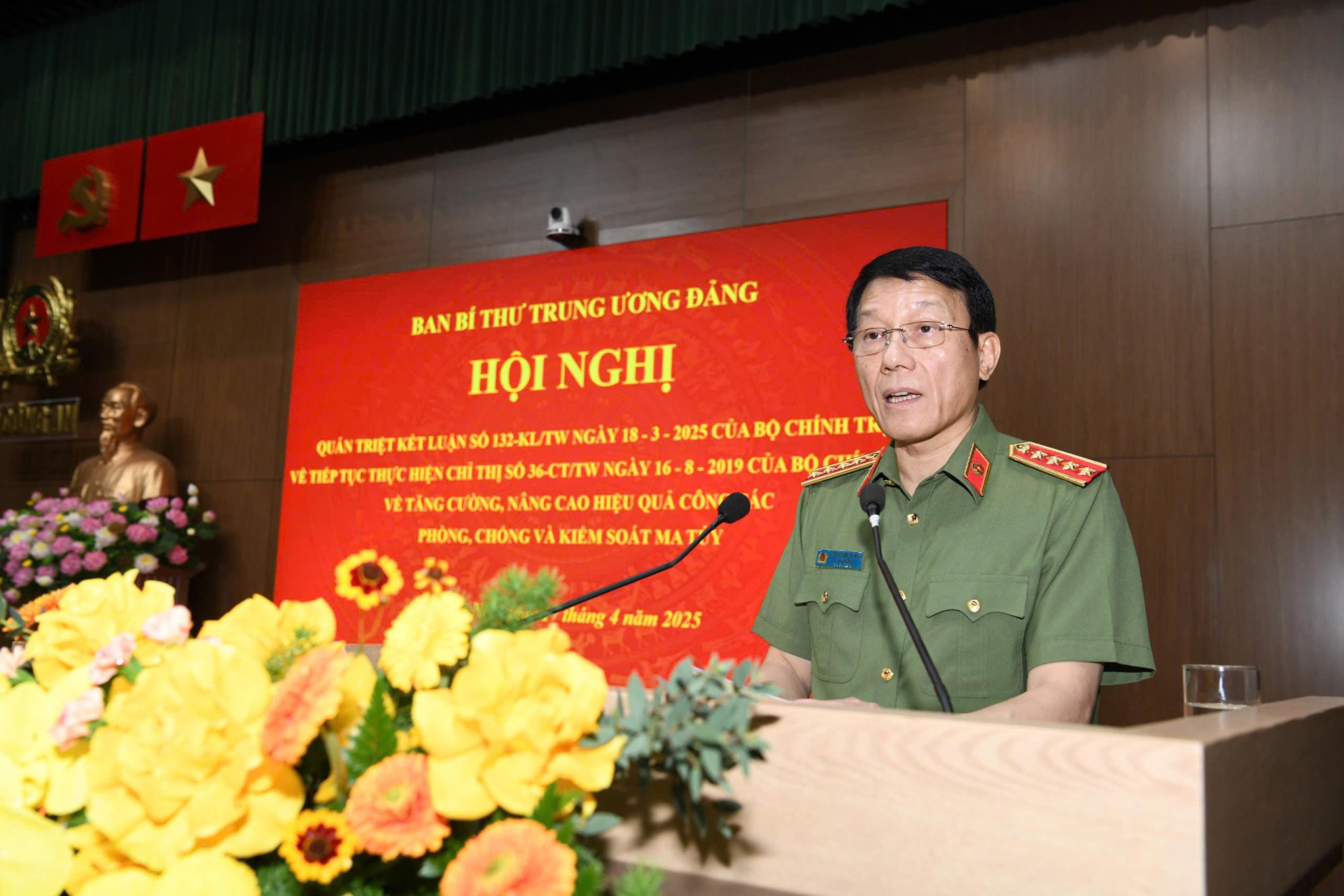 Đại tướng Lương Tam Quang phát biểu tại hội nghị. Đại tướng Lương Tam Quang phát biểu tại hội nghị.