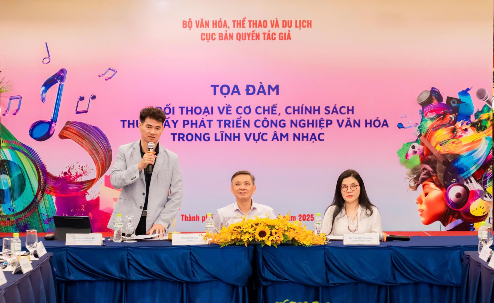 Nghệ sỹ nhân dân Xuân Bắc, Cục trưởng Cục nghệ thuật Biểu diễn phát biểu tại chương trình. Nghệ sỹ nhân dân Xuân Bắc, Cục trưởng Cục nghệ thuật Biểu diễn phát biểu tại chương trình.