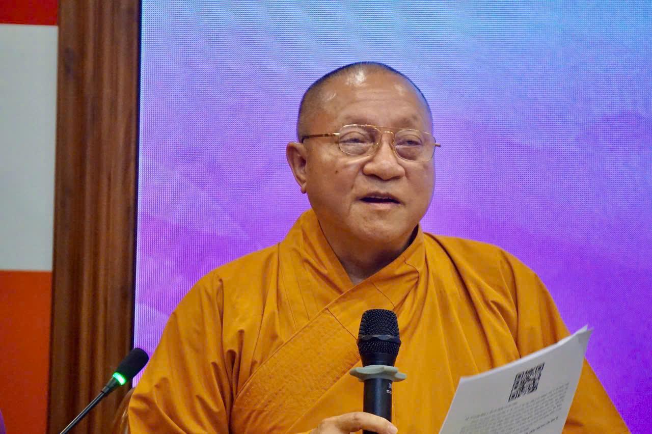 Hòa thượng Thích Gia Quang – Phó Chủ tịch Hội đồng trị sự GHPGVN phát biểu tại họp báo. Hòa thượng Thích Gia Quang – Phó Chủ tịch Hội đồng trị sự GHPGVN phát biểu tại họp báo.