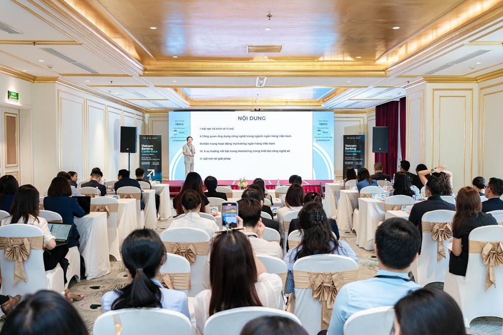 Vietnam Banking Conference 2025 công bố Top 30 thương hiệu ngân hàng mạnh nhất năm 2024 - ảnh 4 Vietnam Banking Conference 2025 công bố Top 30 thương hiệu ngân hàng mạnh nhất năm 2024 - ảnh 4