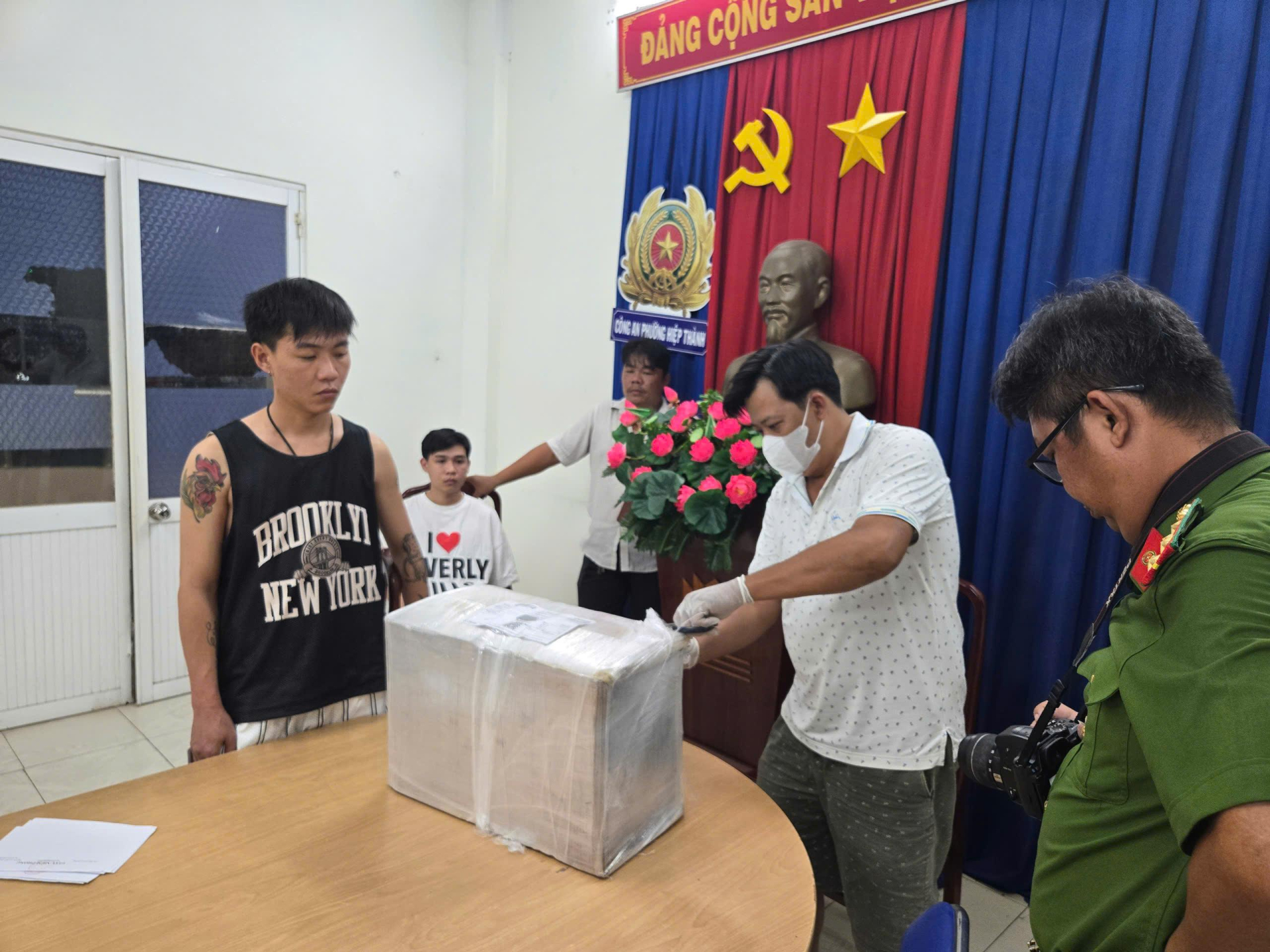 Hải quan Việt Nam bắt giữ nhiều vụ buôn lậu vàng qua tuyến hàng không - ảnh 1 Hải quan Việt Nam bắt giữ nhiều vụ buôn lậu vàng qua tuyến hàng không - ảnh 1