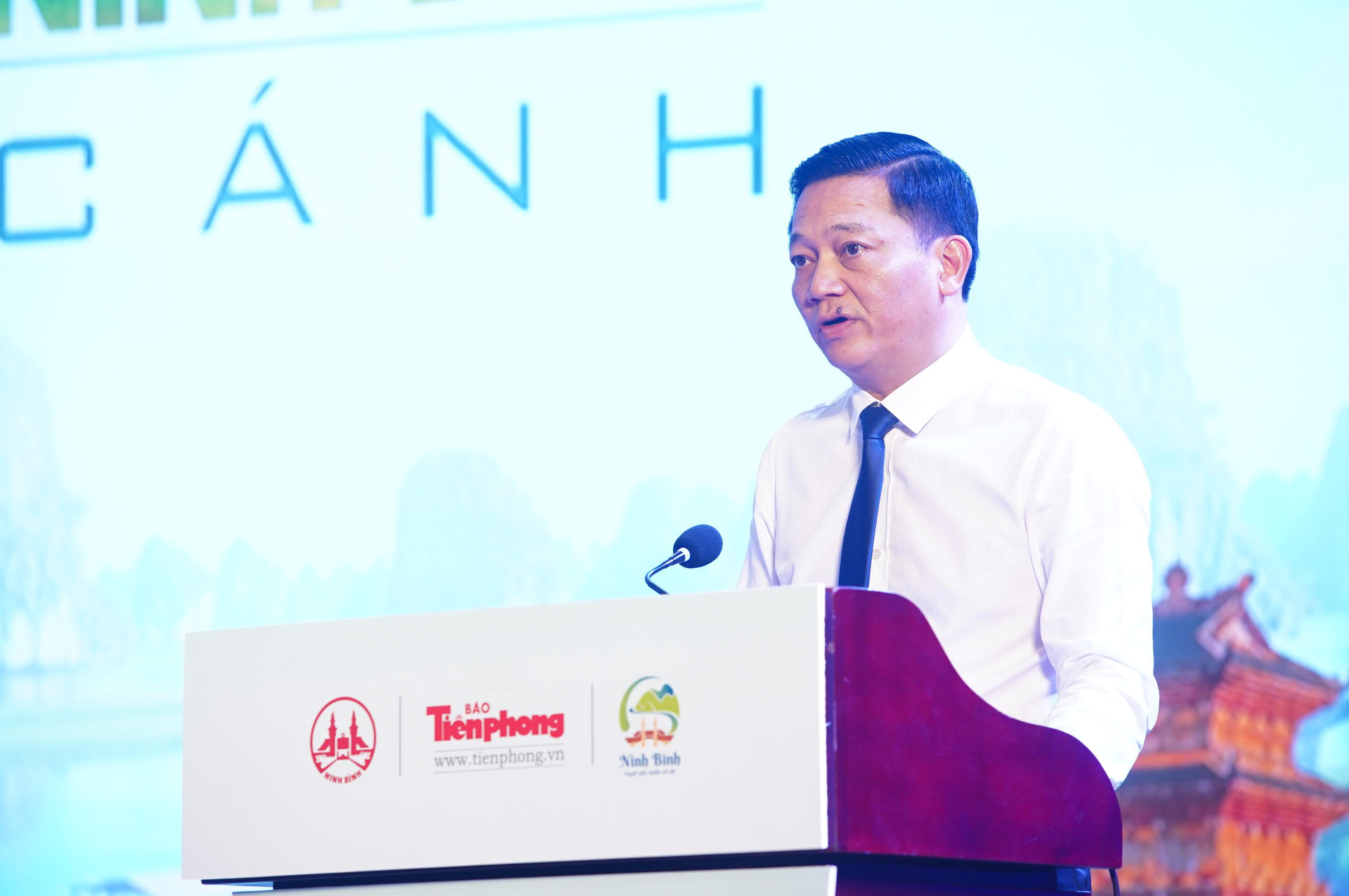 Phó Chủ tịch UBND tỉnh Ninh Bình Nguyễn Cao Sơn phát biểu tại Hội thảo. (Ảnh: BTC) Phó Chủ tịch UBND tỉnh Ninh Bình Nguyễn Cao Sơn phát biểu tại Hội thảo. (Ảnh: BTC)