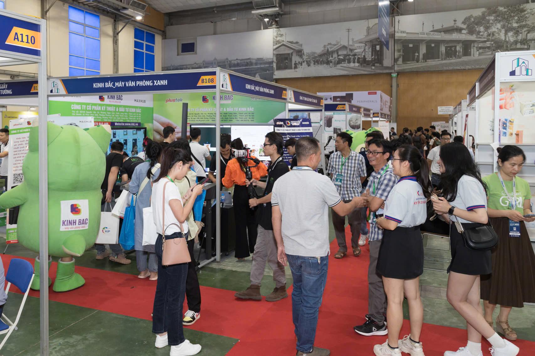 Từ ngày 21 đến 23/5, hơn 100 doanh nghiệp Việt Nam và quốc tế sẽ hội tụ tại Triển lãm Quốc tế VietOffice 2025. Từ ngày 21 đến 23/5, hơn 100 doanh nghiệp Việt Nam và quốc tế sẽ hội tụ tại Triển lãm Quốc tế VietOffice 2025.