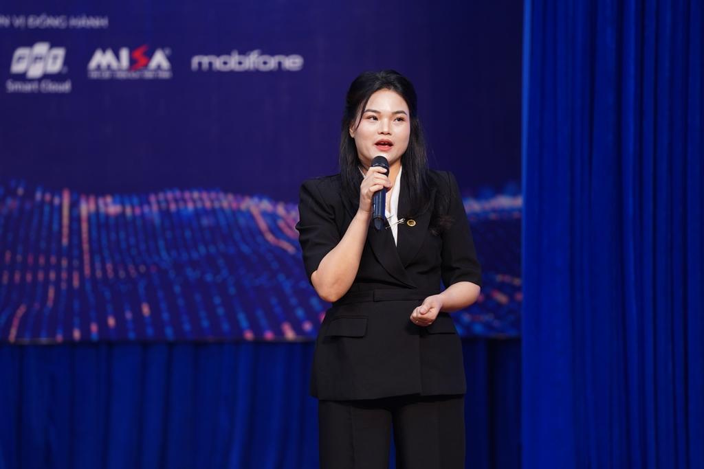 Bà Bùi Thị Trang - Giám đốc Khối Kế toán, dịch vụ Công ty Cổ phần MISA. Bà Bùi Thị Trang - Giám đốc Khối Kế toán, dịch vụ Công ty Cổ phần MISA.