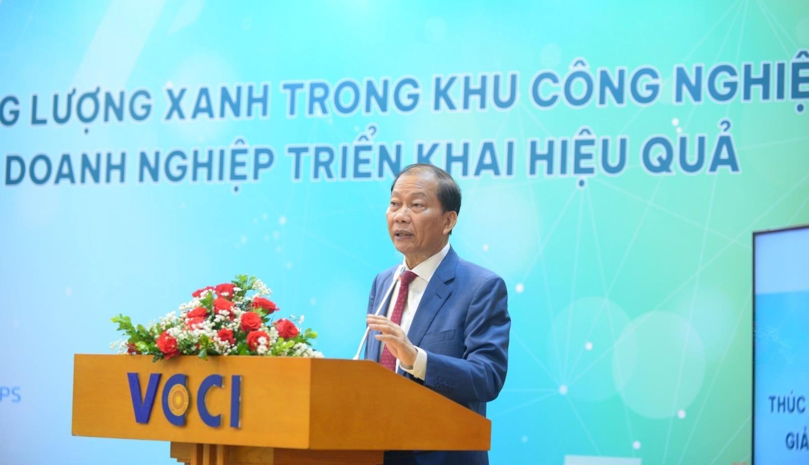 Ông Hoàng Quang Phòng - Phó Chủ tịch Liên đoàn Thương mại và Công nghiệp Việt Nam (VCCI) phát biểu tại diễn đàn. Ông Hoàng Quang Phòng - Phó Chủ tịch Liên đoàn Thương mại và Công nghiệp Việt Nam (VCCI) phát biểu tại diễn đàn.