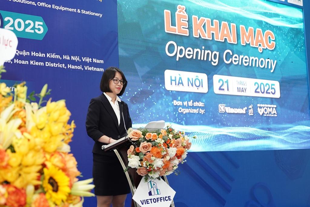 Bà Đào Thu Hà, Giám đốc điều hành Triển lãm Sự kiện 2, Công ty VINEXAD phát biểu tại lễ khai mạc. Bà Đào Thu Hà, Giám đốc điều hành Triển lãm Sự kiện 2, Công ty VINEXAD phát biểu tại lễ khai mạc.