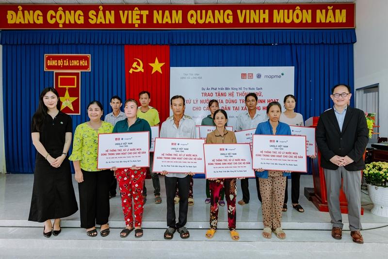 Đại diện UNIQLO cập nhật giai đoạn 3 của dự án “Hỗ trợ nước sạch”. Đại diện UNIQLO cập nhật giai đoạn 3 của dự án “Hỗ trợ nước sạch”.