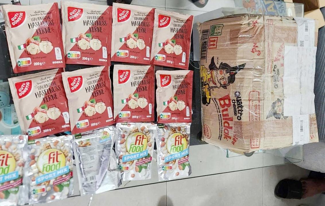 Hải quan Nội Bài bắt giữ 2 đối tượng mua bán, vận chuyển hơn 5,3kg ma tuý các loại - ảnh 2 Hải quan Nội Bài bắt giữ 2 đối tượng mua bán, vận chuyển hơn 5,3kg ma tuý các loại - ảnh 2