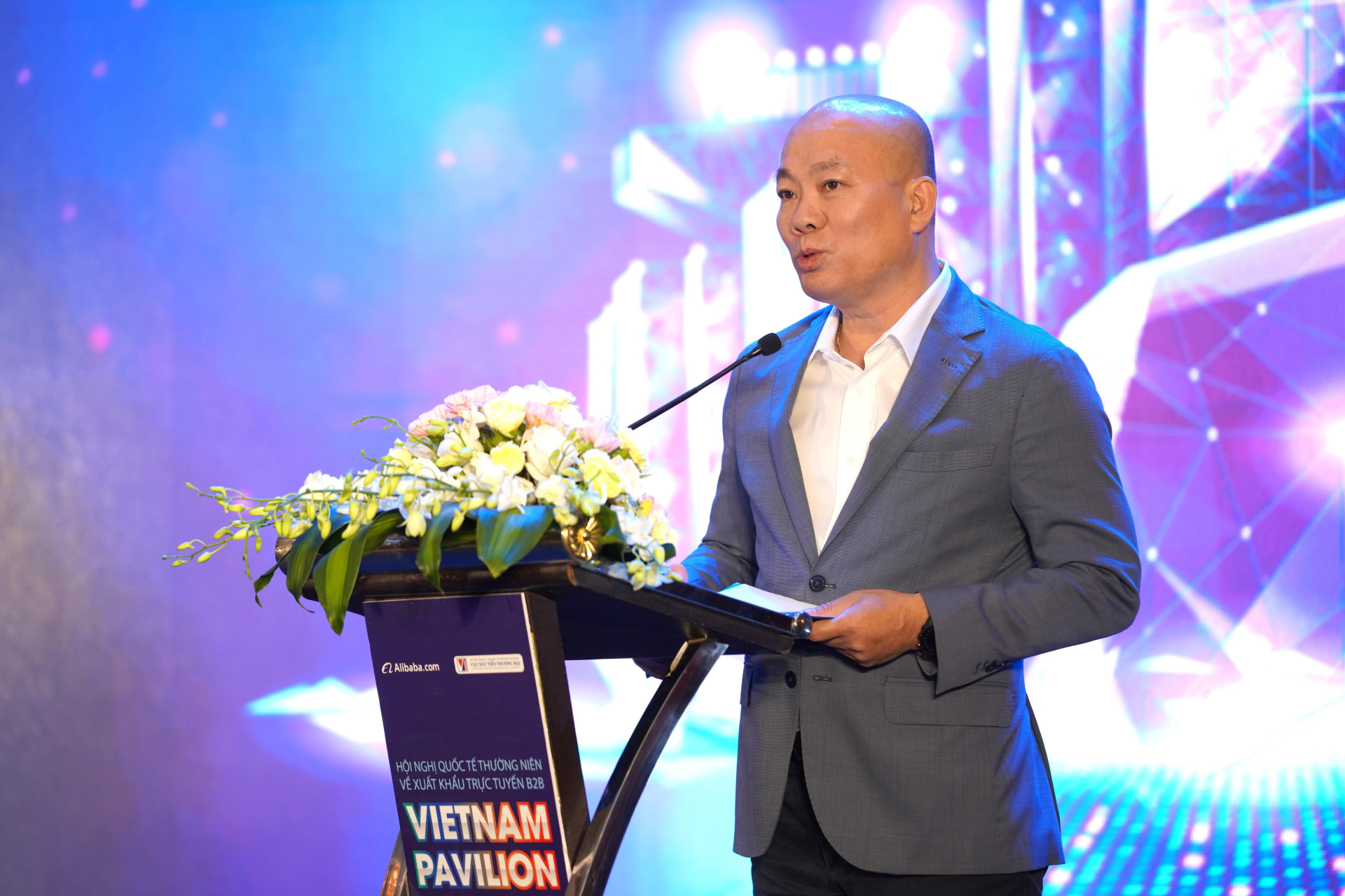 Ông Vũ Bá Phú - Cục trưởng Cục Xúc tiến thương mại, Bộ Công Thương. Ông Vũ Bá Phú - Cục trưởng Cục Xúc tiến thương mại, Bộ Công Thương.