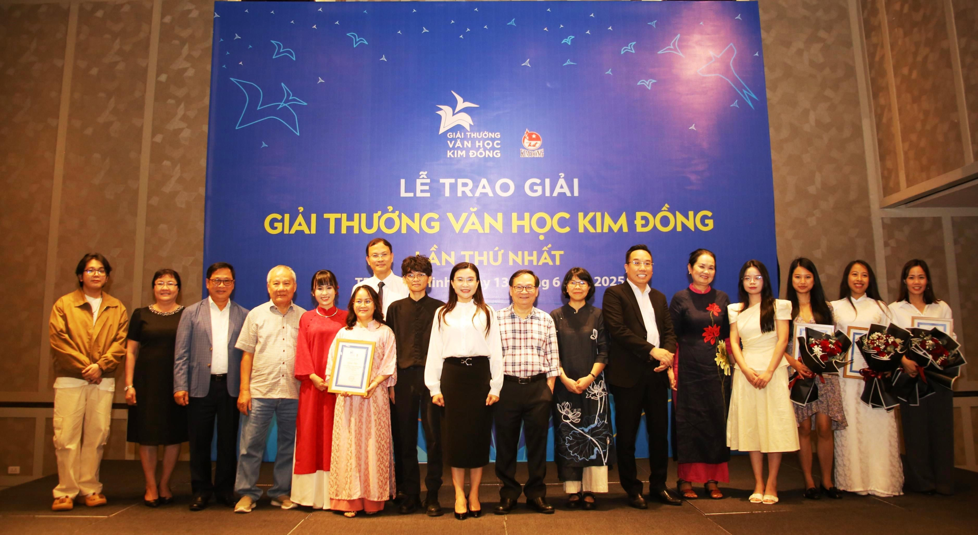 NXB Kim Đồng trao Giải thưởng Văn học Kim Đồng lần thứ nhất - ảnh 4 NXB Kim Đồng trao Giải thưởng Văn học Kim Đồng lần thứ nhất - ảnh 4