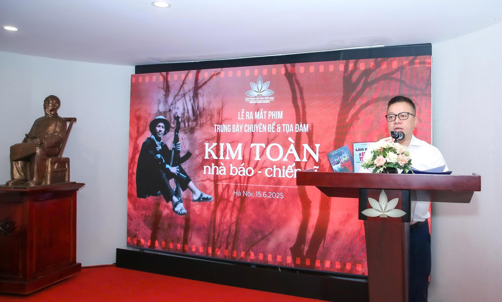 Nhà báo Lê Quốc Minh - Tổng biên tập Báo Nhân dân, Chủ tịch Hội Nhà báo Việt Nam phát biểu tại sự kiện. (Ảnh: BTC) Nhà báo Lê Quốc Minh - Tổng biên tập Báo Nhân dân, Chủ tịch Hội Nhà báo Việt Nam phát biểu tại sự kiện. (Ảnh: BTC)