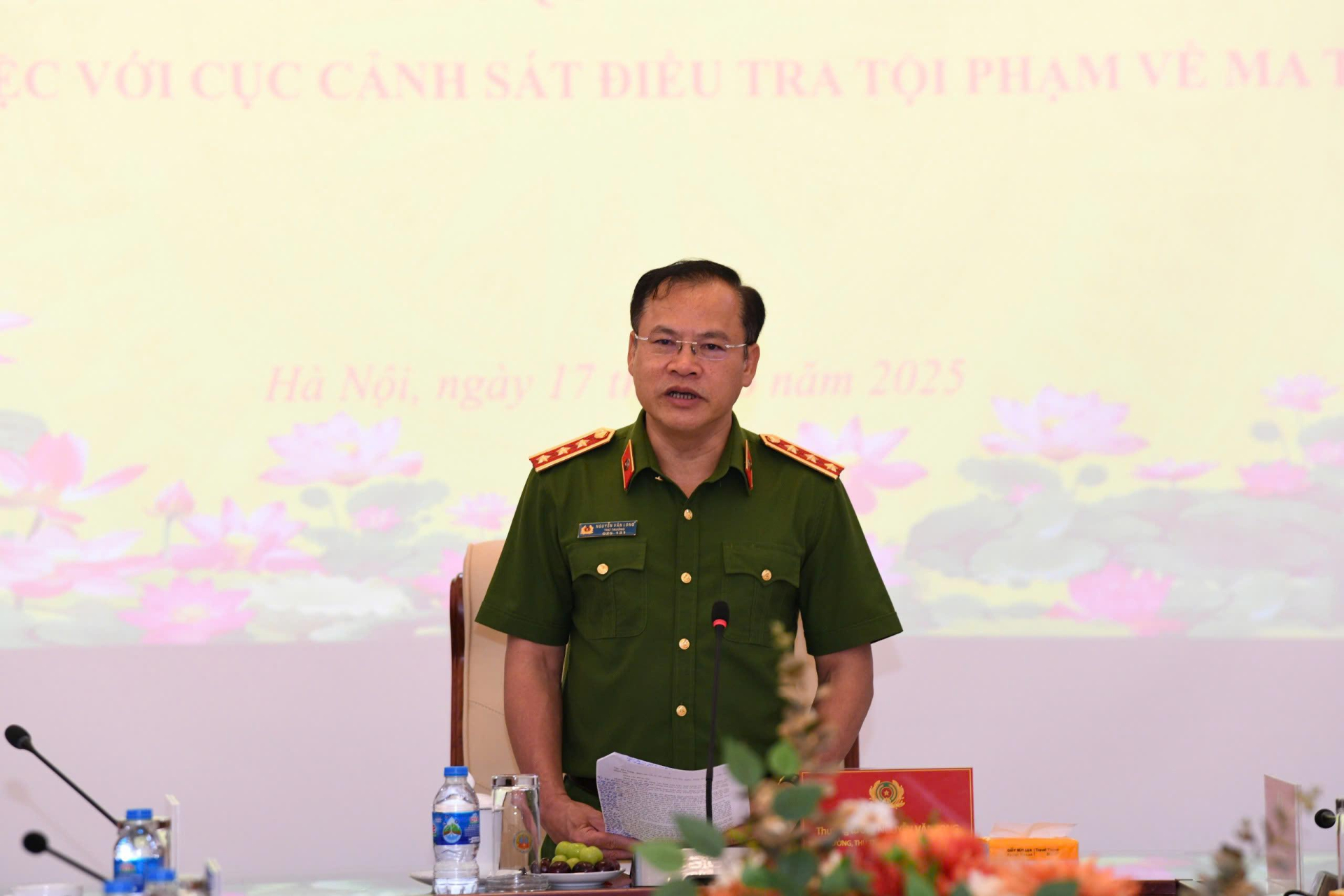 Thứ trưởng Nguyễn Văn Long phát biểu tại buổi làm việc. Thứ trưởng Nguyễn Văn Long phát biểu tại buổi làm việc.