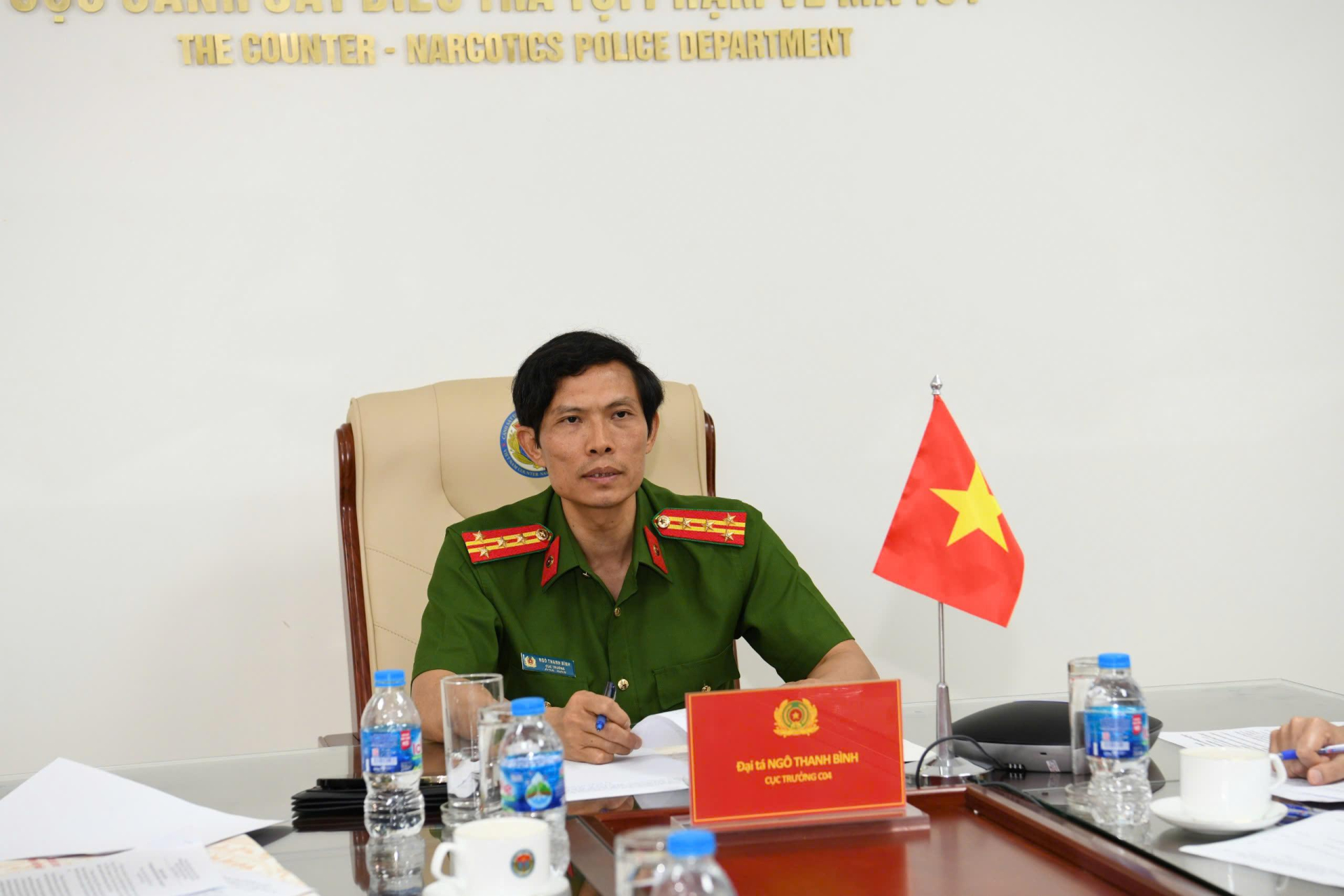 Đại tá Ngô Thanh Bình, Cục trưởng Cục CSĐT tội phạm về ma túy chủ trì buổi làm việc. Đại tá Ngô Thanh Bình, Cục trưởng Cục CSĐT tội phạm về ma túy chủ trì buổi làm việc.