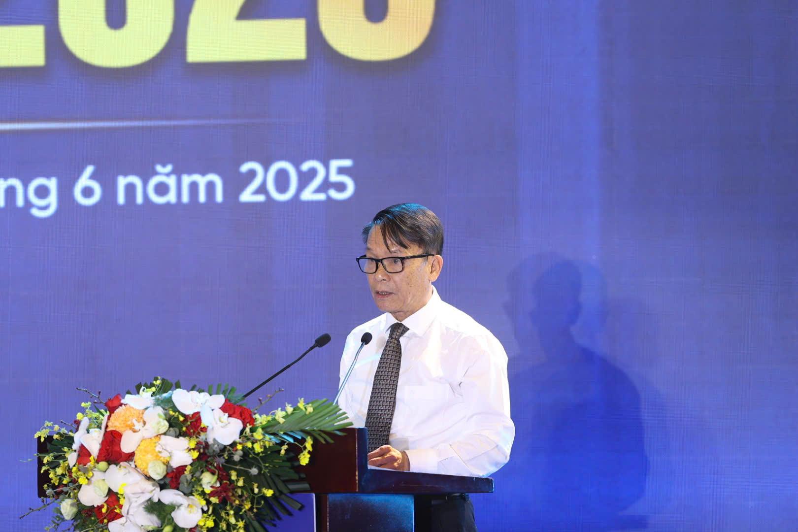 Ông Nguyễn Đức Lợi, Phó Chủ tịch Thường trực Hội Nhà báo Việt Nam, Phó Chủ tịch Thường trực Hội đồng Giải Báo chí Quốc gia phát biểu tại Lễ bế mạc. (Ảnh: Lê Phú) Ông Nguyễn Đức Lợi, Phó Chủ tịch Thường trực Hội Nhà báo Việt Nam, Phó Chủ tịch Thường trực Hội đồng Giải Báo chí Quốc gia phát biểu tại Lễ bế mạc. (Ảnh: Lê Phú)
