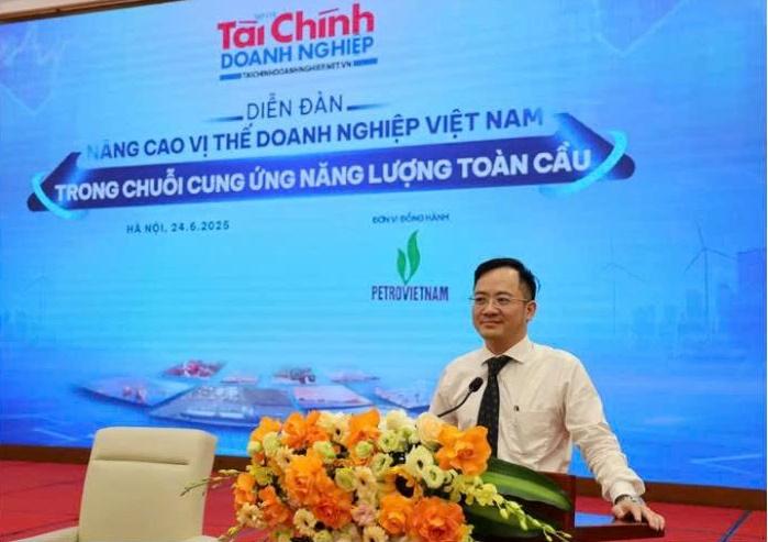 TS Hà Khắc Minh - Tổng biên tập Tạp chí Tài chính doanh nghiệp phát biểu tại diễn đàn. TS Hà Khắc Minh - Tổng biên tập Tạp chí Tài chính doanh nghiệp phát biểu tại diễn đàn.