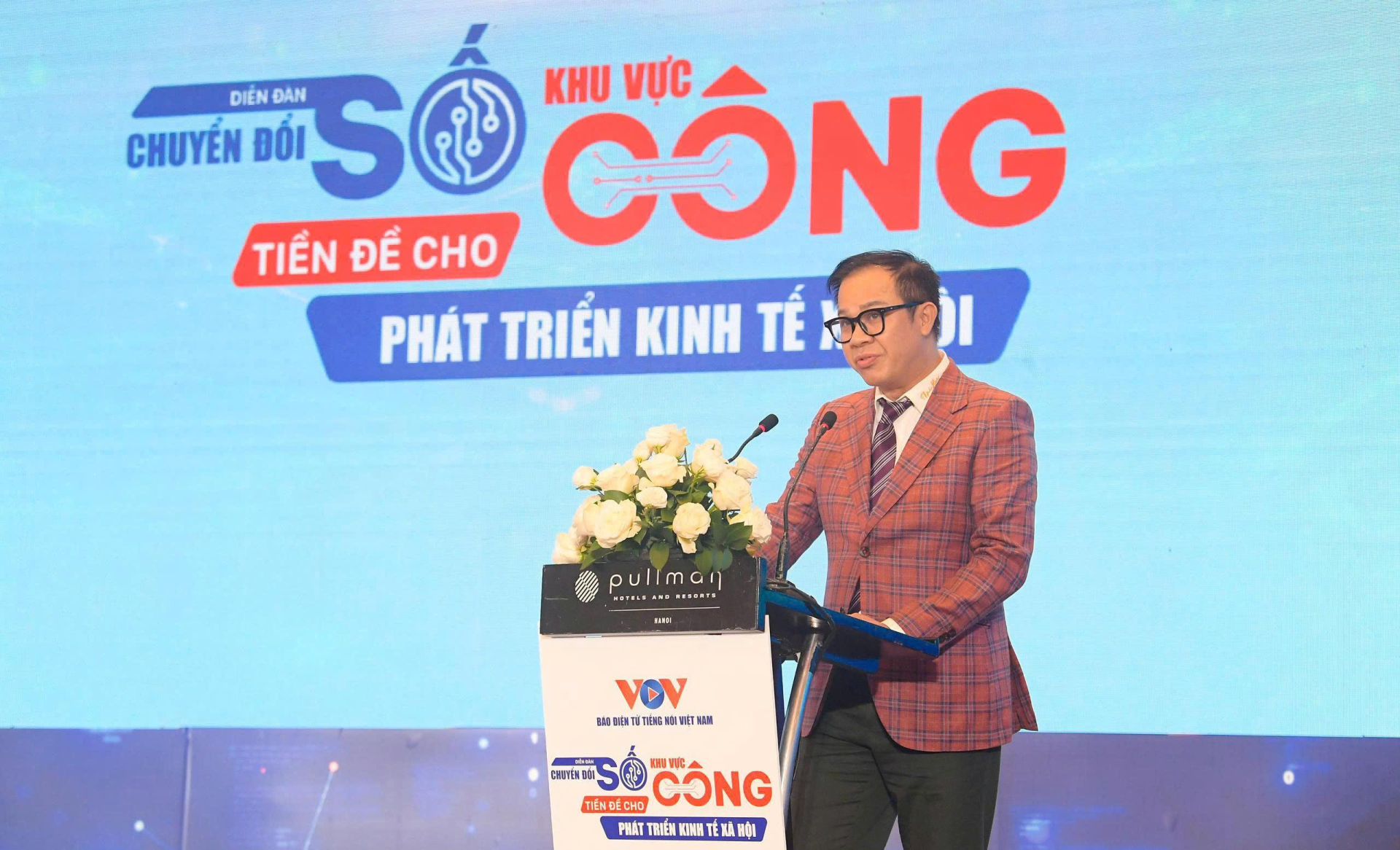 Ông Nguyễn Hữu Thái Hòa - Phó Viện Trưởng Viện Trí Việt IVM - VUSTA (Bộ Khoa học và Công nghệ), Chủ tịch VDIC, Trung tâm Thông tin Truyền thông số Việt Nam của Hội Truyền Thông Số (VDCA) trình bày tham luận tại diễn đàn. Ảnh BTC Ông Nguyễn Hữu Thái Hòa - Phó Viện Trưởng Viện Trí Việt IVM - VUSTA (Bộ Khoa học và Công nghệ), Chủ tịch VDIC, Trung tâm Thông tin Truyền thông số Việt Nam của Hội Truyền Thông Số (VDCA) trình bày tham luận tại diễn đàn. Ảnh BTC