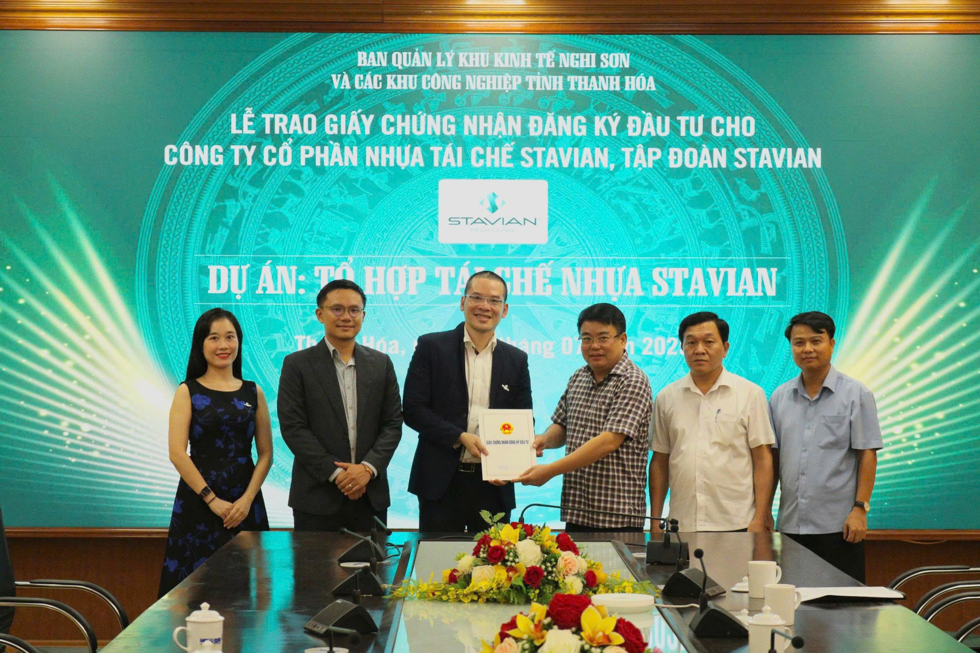 Công ty Cổ phần Nhựa tái chế Stavian chính thức nhận Giấy chứng nhận đăng ký đầu tư cho Dự án tổ hợp tái chế nhựa Stavian. Công ty Cổ phần Nhựa tái chế Stavian chính thức nhận Giấy chứng nhận đăng ký đầu tư cho Dự án tổ hợp tái chế nhựa Stavian.