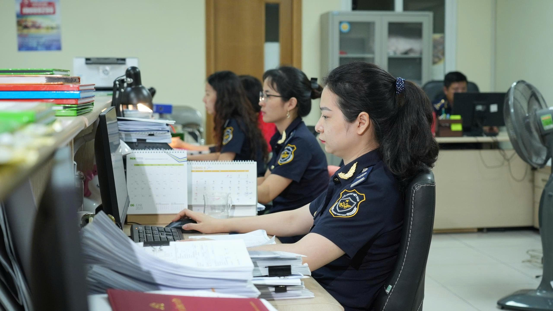 Sửa đổi Luật Hải quan, thêm ưu đãi cho doanh nghiệp công nghệ cao và công nghiệp bán dẫn. Sửa đổi Luật Hải quan, thêm ưu đãi cho doanh nghiệp công nghệ cao và công nghiệp bán dẫn.