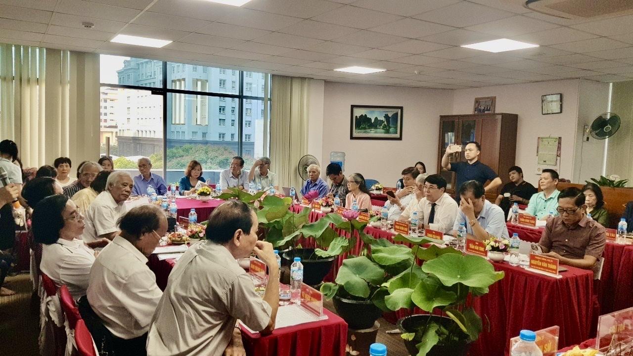 Các đại biểu tham dự tọa đàm. Các đại biểu tham dự tọa đàm.