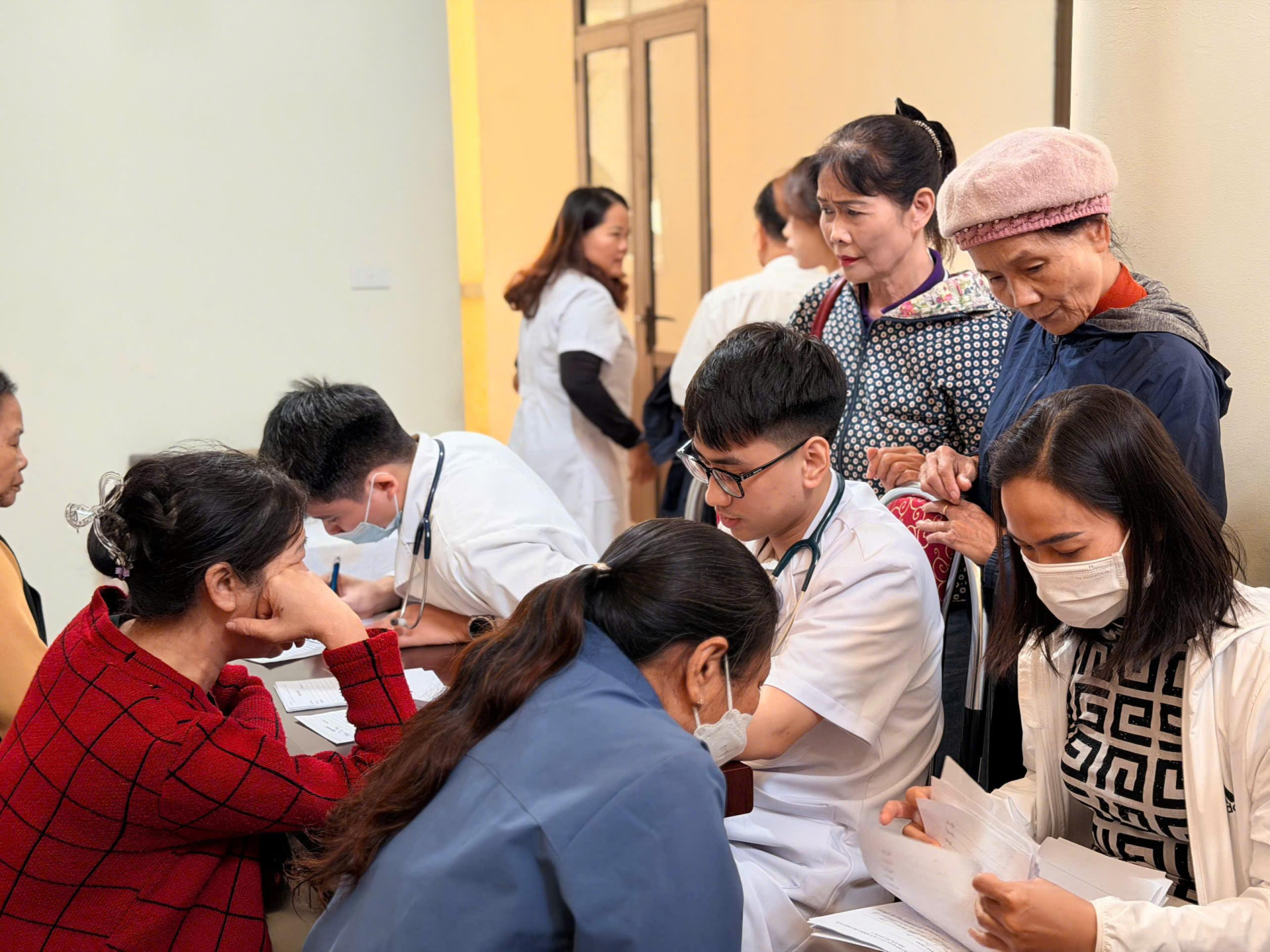 Hội Thầy thuốc trẻ Việt Nam triển khai chuỗi hoạt động CAREME tại Nghệ An và Tuyên Quang - ảnh 3 Hội Thầy thuốc trẻ Việt Nam triển khai chuỗi hoạt động CAREME tại Nghệ An và Tuyên Quang - ảnh 3