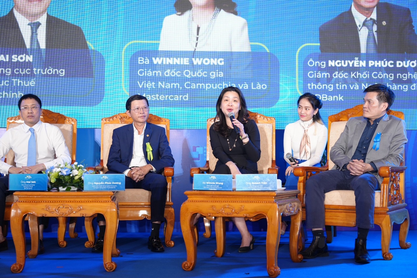 Bà Winnie Wong - Giám đốc Quốc gia của Mastercard tại Việt Nam, Campuchia và Lào chia sẻ tại Hội thảo.