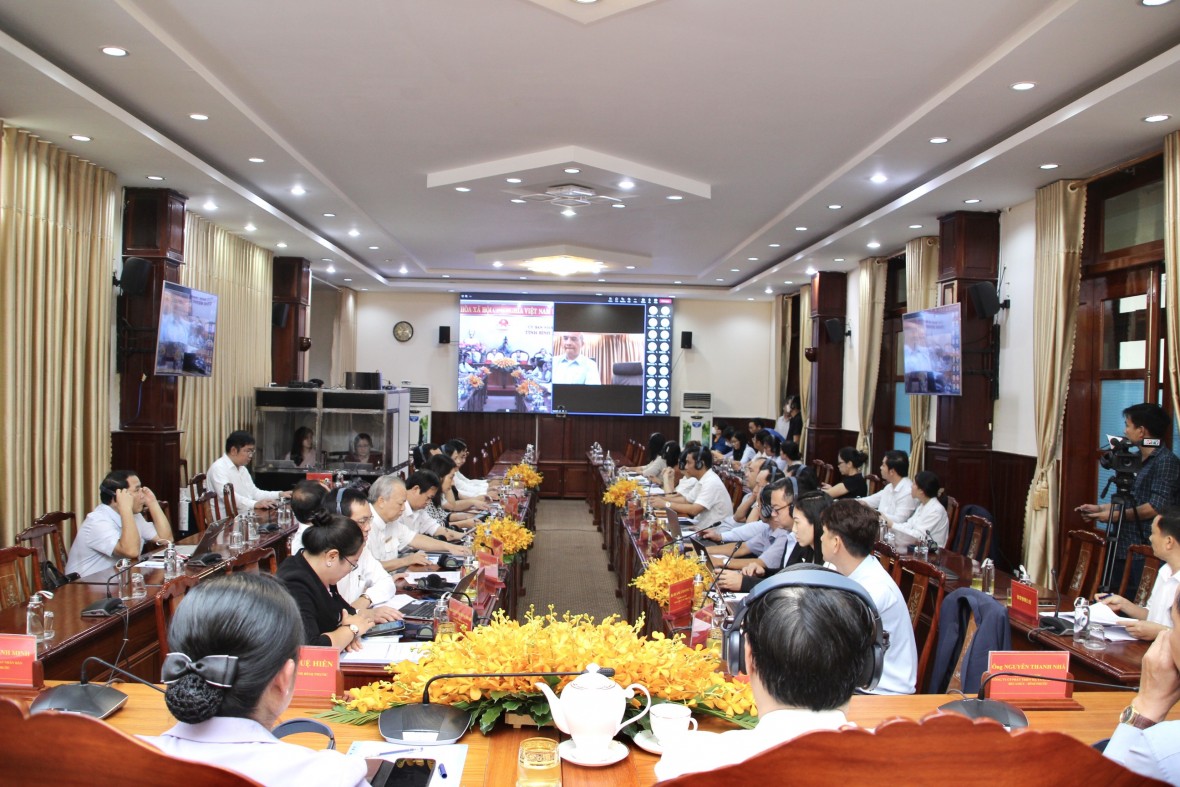 Các đại biểu ở các điểm cầu tại Thành phố Hồ Chí Minh và tỉnh Bình Phước.
