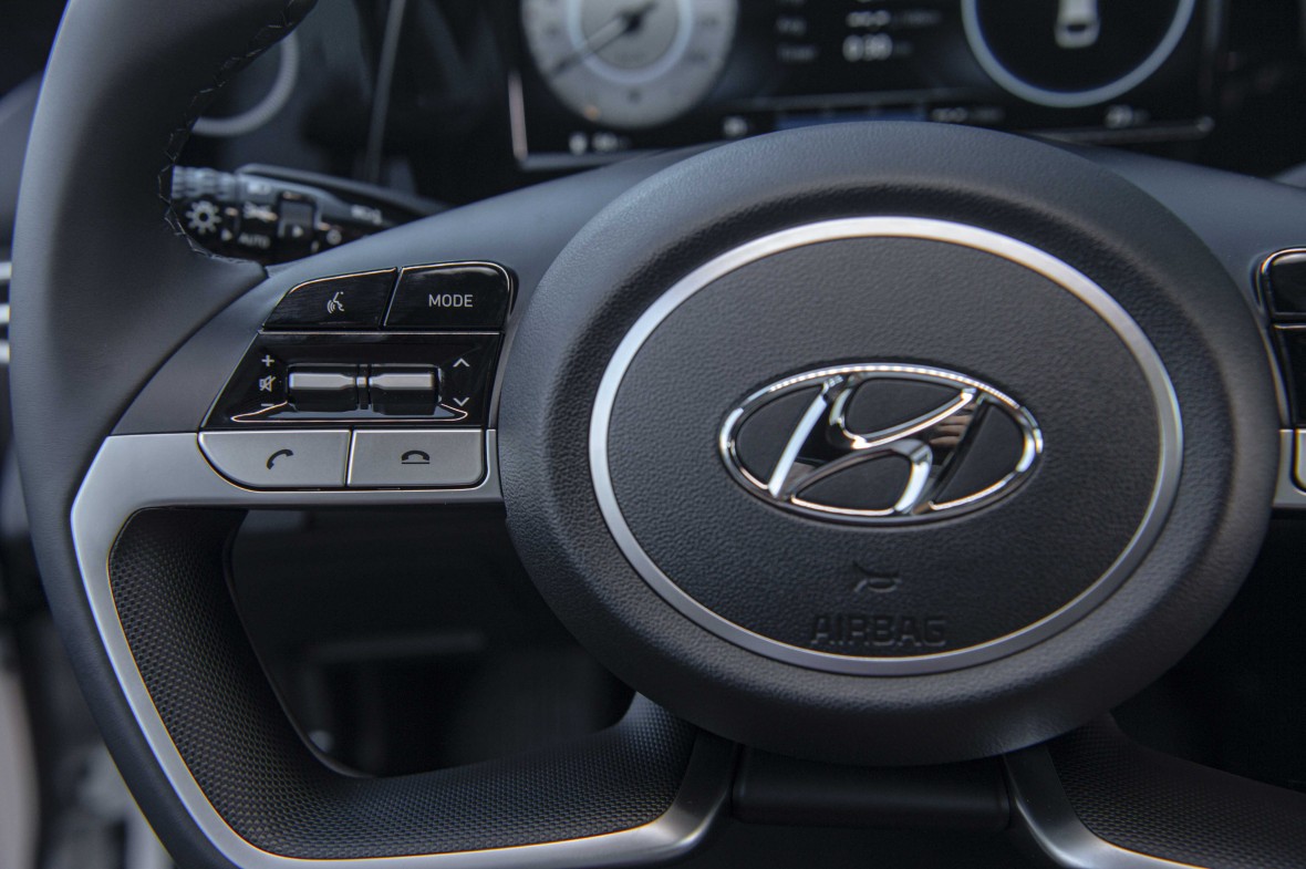 Thế hệ mới Hyundai Elantra ra mắt Việt Nam, giá từ 599 triệu đồng