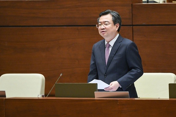 Bộ trưởng Nguyễn Thanh Nghị trả lời chất vấn các đại biểu Quốc hội.