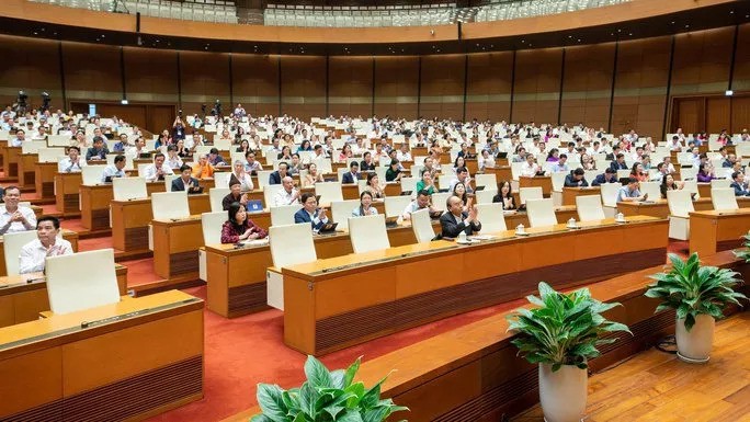 Các đại biểu Quốc hội tại phiên biểu quyết thông qua Nghị quyết về kế hoạch phát triển kinh tế - xã hội năm 2023.