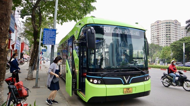 Từ năm 2025, 100% xe buýt thay thế, đầu tư mới sử dụng điện, năng lượng xanh.