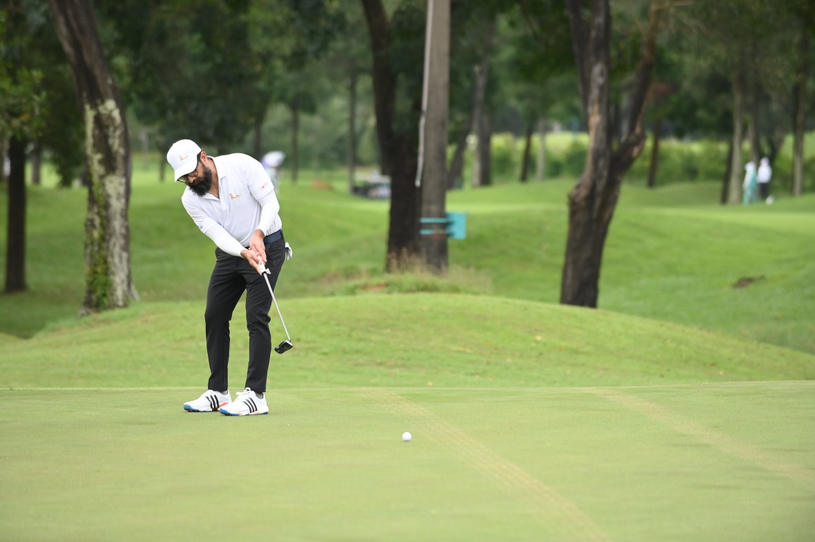 Ông Irfan Ghani (Phó tổng giám đốc cấp cao phụ trách trài chính Suntory PepsiCo Việt Nam) tham gia giải đấu Golf hữu nghị lần thứ 19.