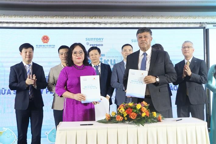Bộ GDĐT ký kết chương trình hợp tác với Suntory PepsiCo Việt Nam