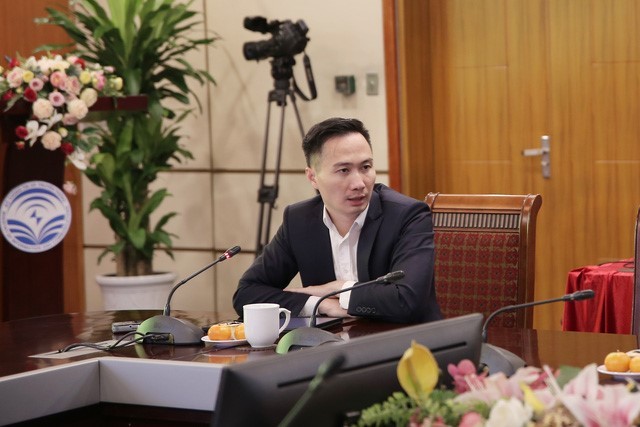 Ông Nguyễn Thiện Nghĩa, Phó Cục Trưởng phụ trách Cục Công Nghiệp CNTT&TT, Bộ TT&TT phát biểu tại họp báo