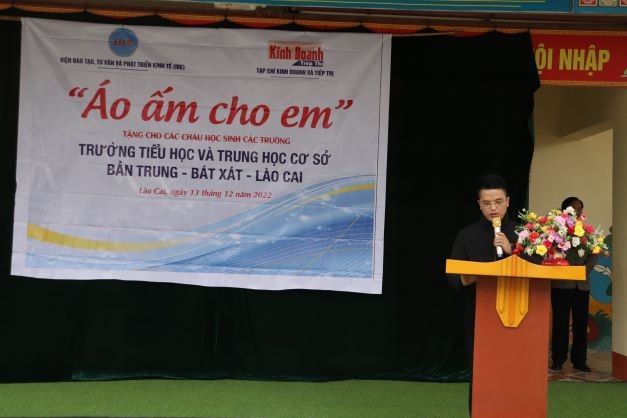Đồng chí Nguyễn Hữu Mạnh, Bí thư chi bộ - Chánh văn phòng Viện IDE.
