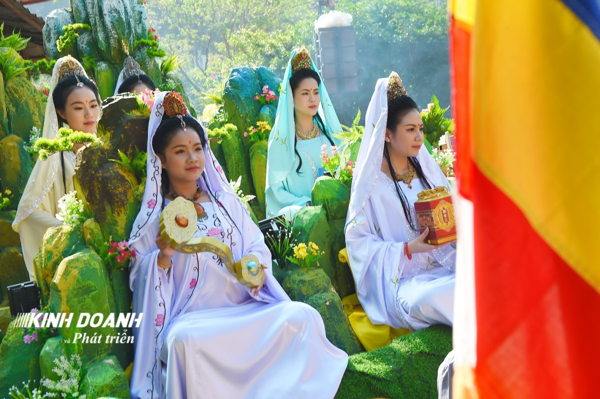 Đà Nẵng: Những hình ảnh đặc sắc trong hoạt động diễu hành và rước Đức Quán Âm trong lễ hội Quán Thế