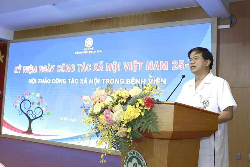 PGS.TS. Đào Xuân Cơ, Giám đốc Bệnh viện Bạch Mai phát biểu tại buổi Lễ.
