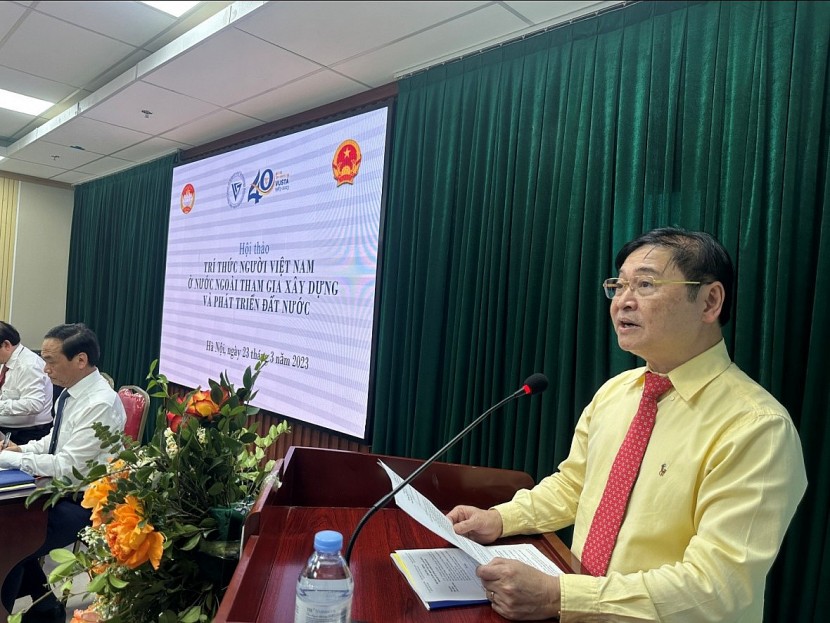 TS. Phan Xuân Dũng – Chủ tịch Liên hiệp Hội Khoa học và Kỹ thuật Việt Nam phát biểu tại hội thảo
