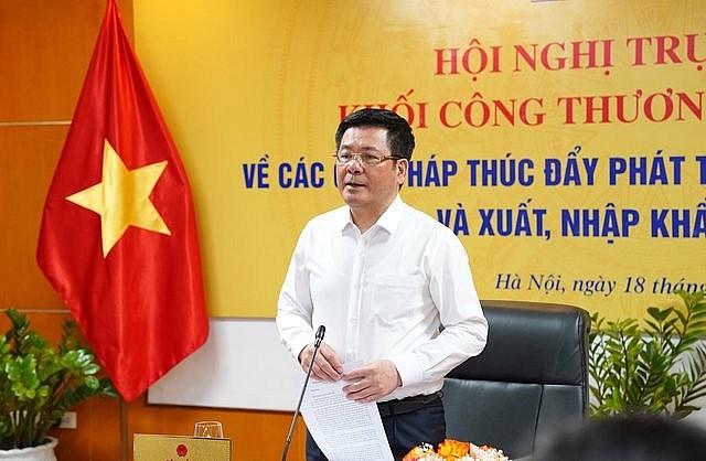 Bộ trưởng Bộ Công Thương Nguyễn Hồng Diên chủ trì Hội nghị trực tuyến khối công thương địa phương về thúc đẩy phát triển sản xuất kinh doanh và xuất, nhập khẩu năm 2023 - Ảnh: VGP/PT