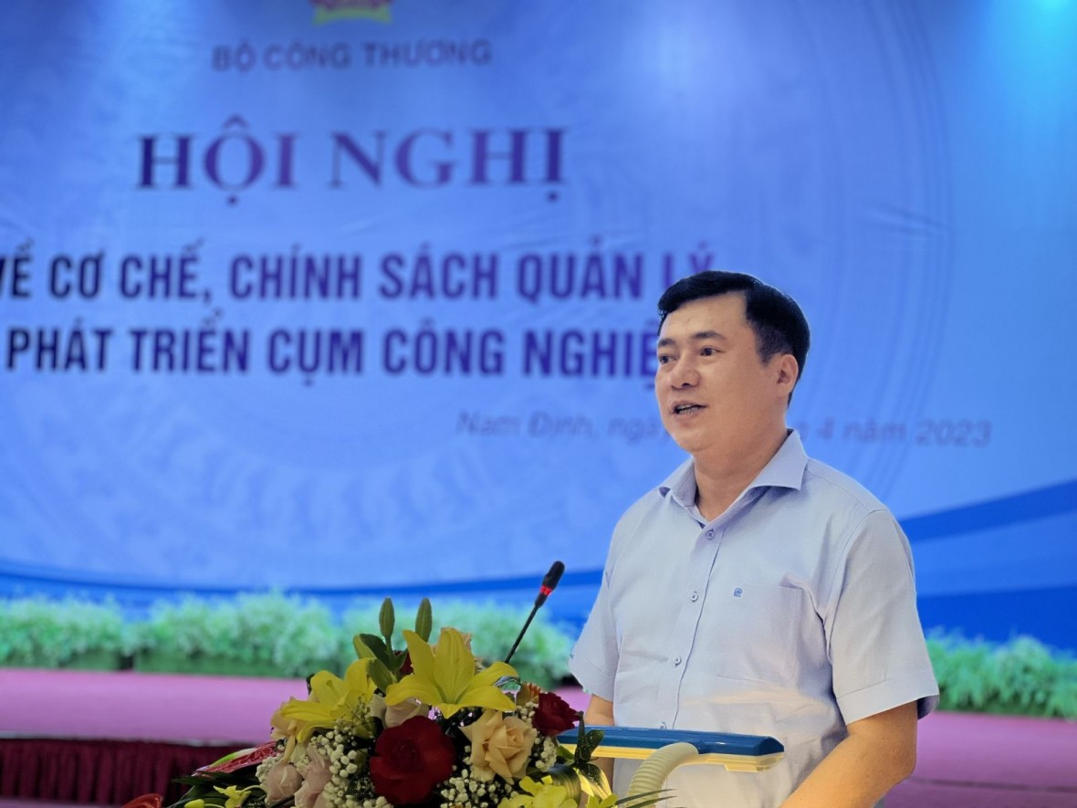 Thứ trưởng Nguyễn Sinh Nhật Tân phát biểu khai mạc Hội nghị.