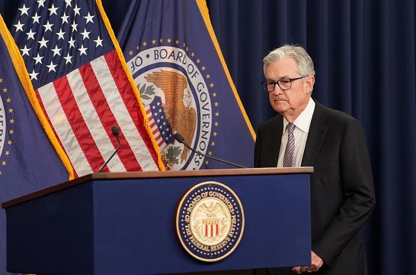 Chủ tịch Fed Jerome Powell trong cuộc họp báo hôm 3/5. Ảnh: Reuters